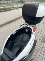 Piaggio Beverly 400 2021-thumb-5