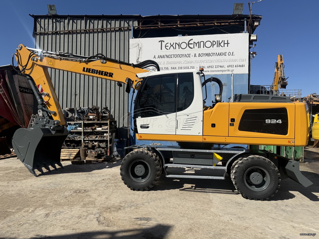 Εκσκαφέας Με Λάστιχα Liebherr 2015 A924