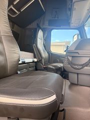 Volvo 2012 FH13 540-thumb-13