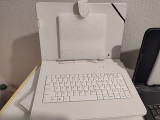 Θήκη tablet 10" με πληκτρολόγιο-thumb-4