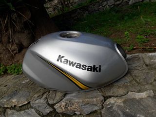 ΤΕΠΟΖΙΤΟ KAWASAKI ER-5