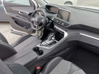 Peugeot 3008 2018 PureTech Allure Business panorama-thumb-36