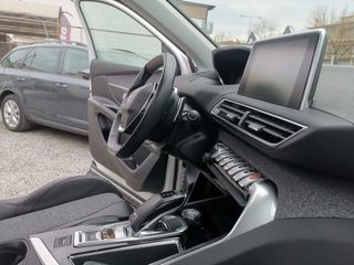 Peugeot 3008 2018 PureTech Allure Business panorama-thumb-37