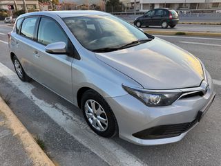 Toyota Auris 2016-thumb-1