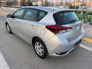 Toyota Auris 2016-thumb-5