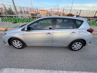 Toyota Auris 2016-thumb-6