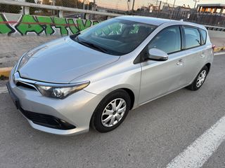 Toyota Auris 2016-thumb-7