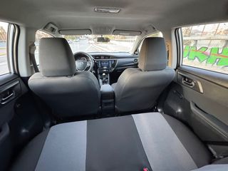 Toyota Auris 2016-thumb-8