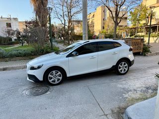 Volvo V40 Cross Country 2016-thumb-5