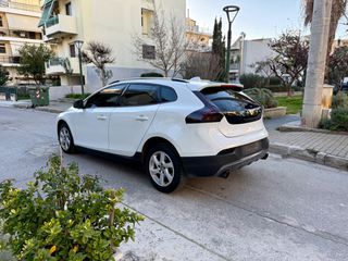 Volvo V40 Cross Country 2016-thumb-7