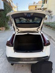 Volvo V40 Cross Country 2016-thumb-10