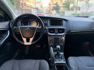 Volvo V40 Cross Country 2016-thumb-13