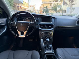 Volvo V40 Cross Country 2016-thumb-14
