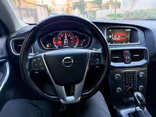 Volvo V40 Cross Country 2016-thumb-16