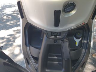 Piaggio Beverly 400 2023 400S HPE-thumb-24