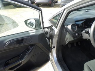 Ford Fiesta 2016-thumb-8