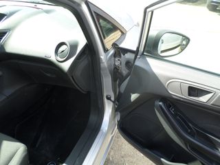 Ford Fiesta 2016-thumb-10
