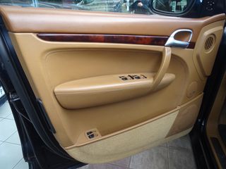Porsche Cayenne 2005-thumb-10
