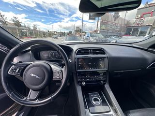 Jaguar F-Pace 2018 R-SPORT PANORAMA-thumb-11