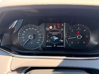 Land Rover Range Rover Evoque 2019 Mild-Hybrid R-dynamic-thumb-39