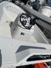 Boston-Whaler 1995 dauntless-thumb-1