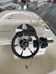 Boston-Whaler 2001 120 impact-thumb-2