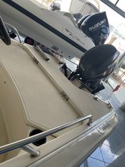 Boston-Whaler 2001 120 impact-thumb-5