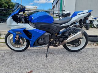 Suzuki GSX-R 1000 2011-thumb-1