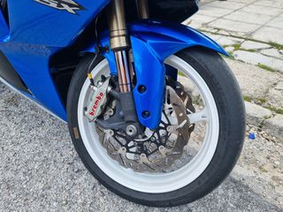 Suzuki GSX-R 1000 2011-thumb-9