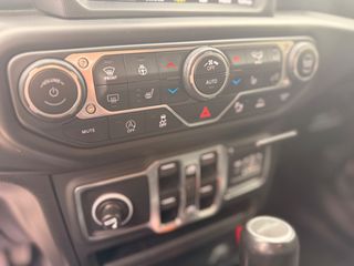 Jeep Gladiator 2021 OVERLAND -4X4 -FULL EXTRAS-thumb-72