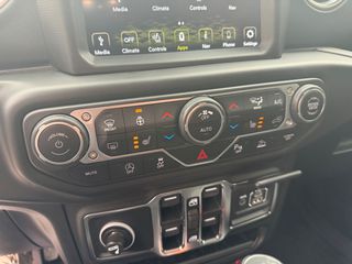 Jeep Gladiator 2021 OVERLAND -4X4 -FULL EXTRAS-thumb-73