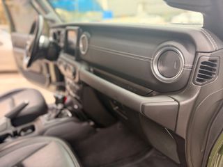 Jeep Gladiator 2021 OVERLAND -4X4 -FULL EXTRAS-thumb-38