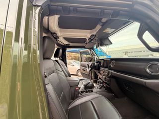 Jeep Gladiator 2021 OVERLAND -4X4 -FULL EXTRAS-thumb-40