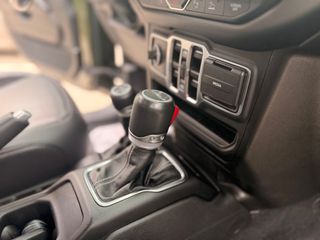 Jeep Gladiator 2021 OVERLAND -4X4 -FULL EXTRAS-thumb-44