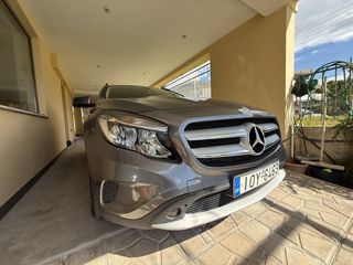 Mercedes-Benz GLA 200 2015