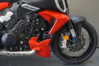 Ducati Diavel 2024 V4-thumb-3