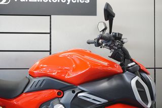 Ducati Diavel 2024 V4-thumb-7