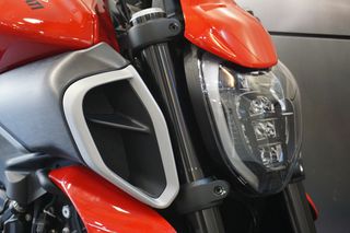 Ducati Diavel 2024 V4-thumb-13
