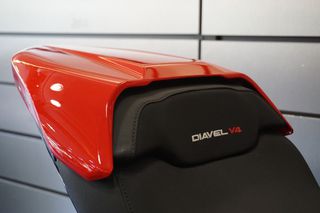 Ducati Diavel 2024 V4-thumb-15