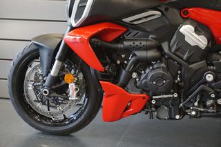 Ducati Diavel 2024 V4-thumb-4