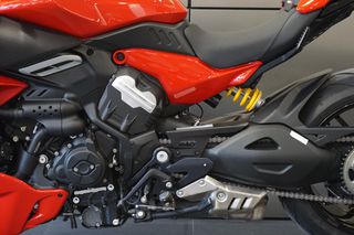 Ducati Diavel 2024 V4-thumb-12