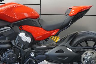 Ducati Diavel 2024 V4-thumb-10