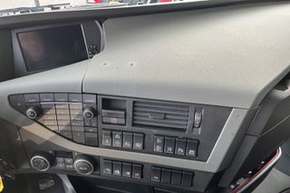 Volvo 2018 FH 460 ADR-thumb-14