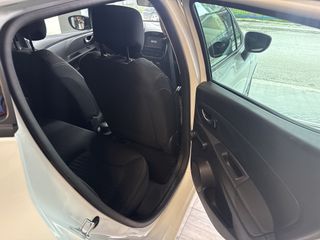 Renault Clio 2017 0.9  LIMITED EDITION-thumb-20