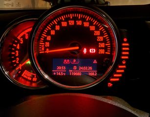Mini Cooper D 2016-thumb-11