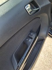Opel Corsa 2013-thumb-26