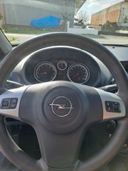 Opel Corsa 2013-thumb-21