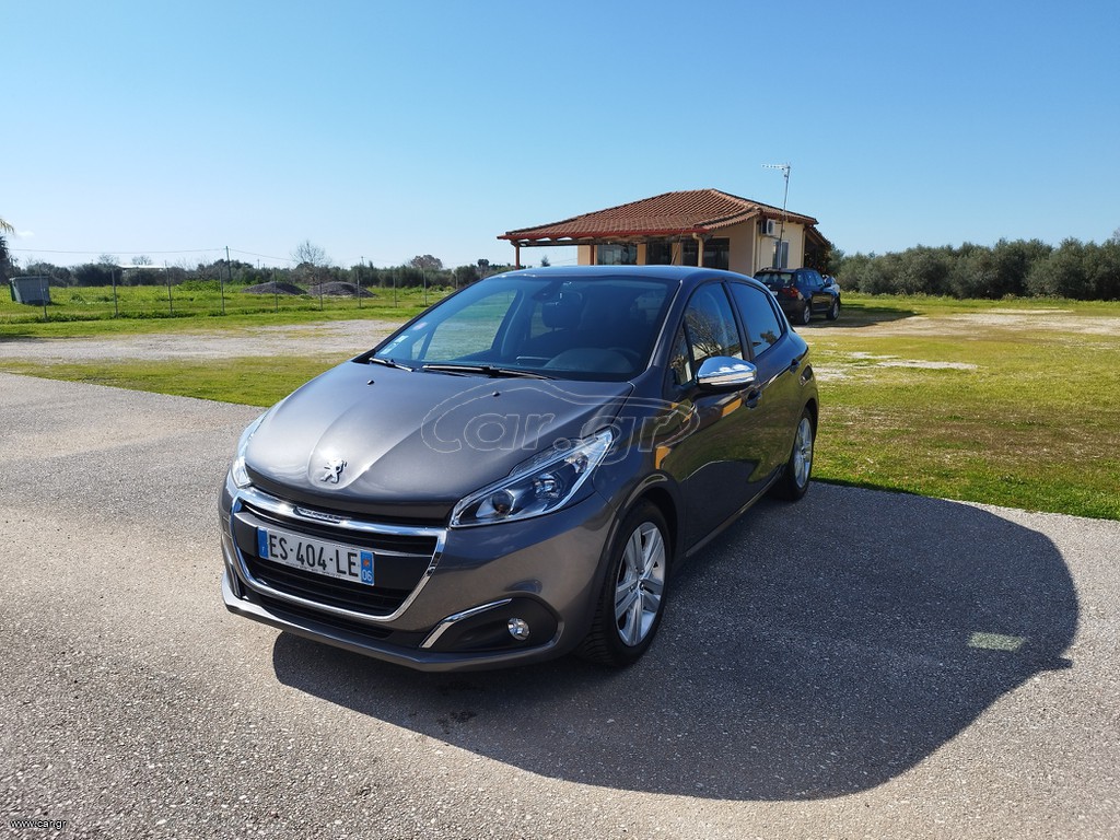 Peugeot 208 2017 1.2 VTI STYLE NAVI Parktronic