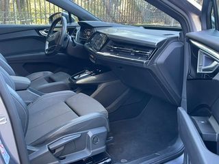 Audi Q4 e-tron 2022 40 S-Line-thumb-16