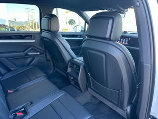 Porsche Cayenne 2025 Cayenne E-Hybrid-thumb-30